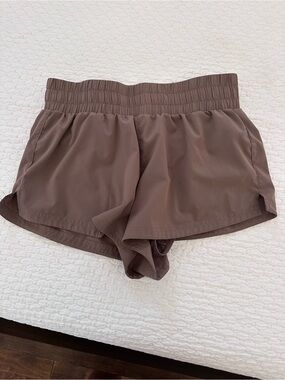 Varley Women's Elastic Waist Athletic Shorts - Taupe Brown